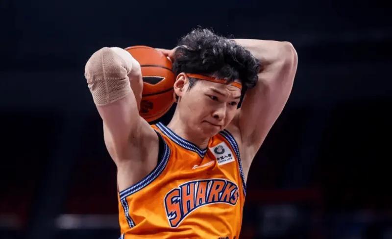 华体会官网-上海95-78战胜广州 球员评价:2人满分,3人及格,6人低迷